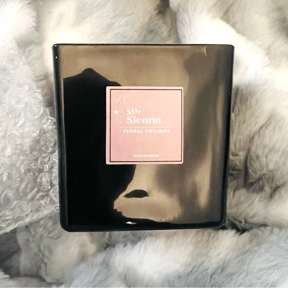 XO SIENNA FLORAL TWILIGHT CANDLE - Picture 5 of 8